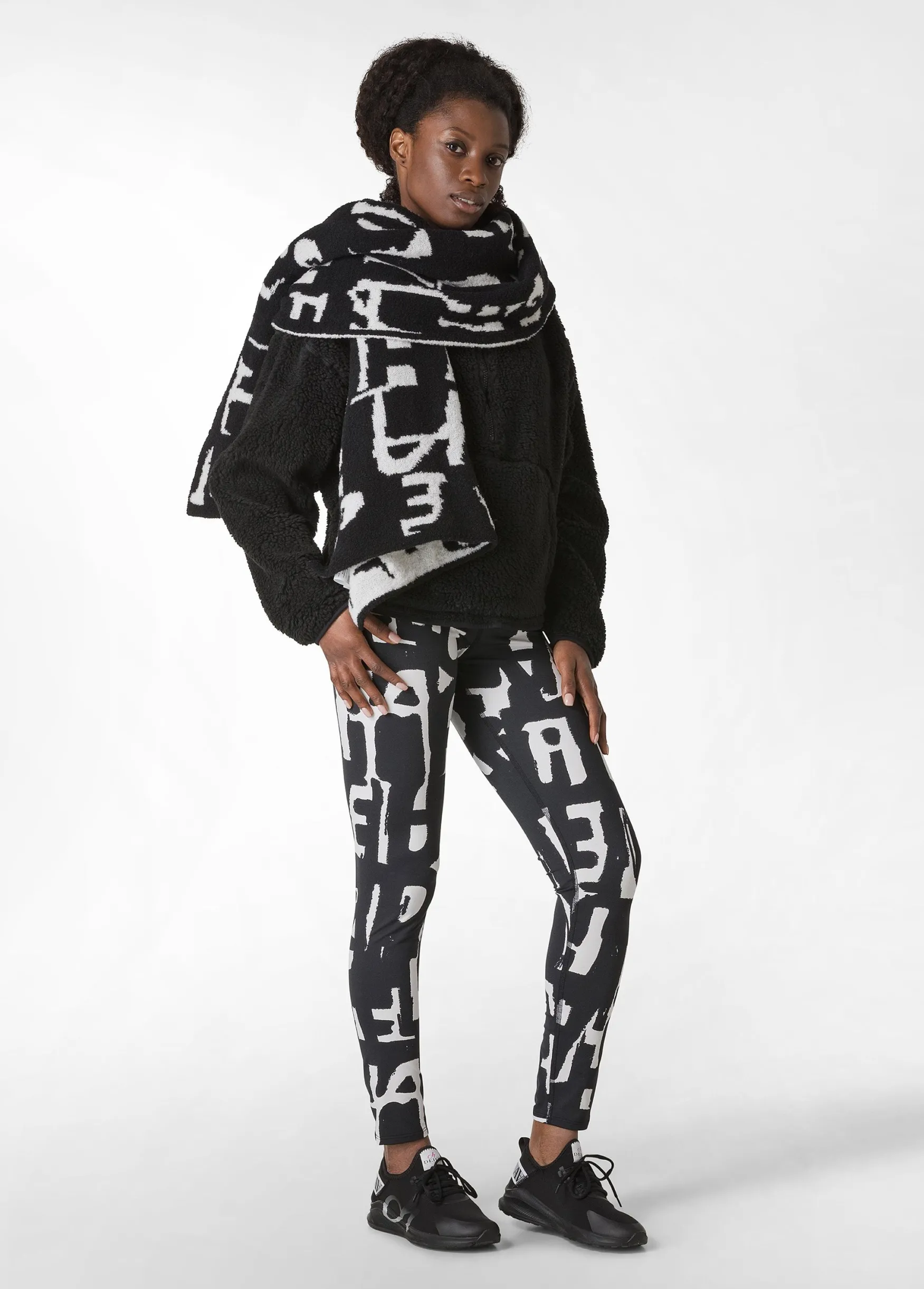 Best DEHA Lettering Jacquard Scarf Black